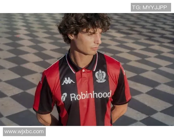 三杆大烟枪足球明星的传奇人生与场上风采揭秘